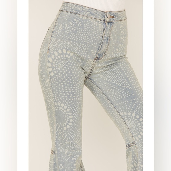 We The Free Just Float On Flare Jeans Light Wash Geo Print Size 28 - Picture 3 of 16